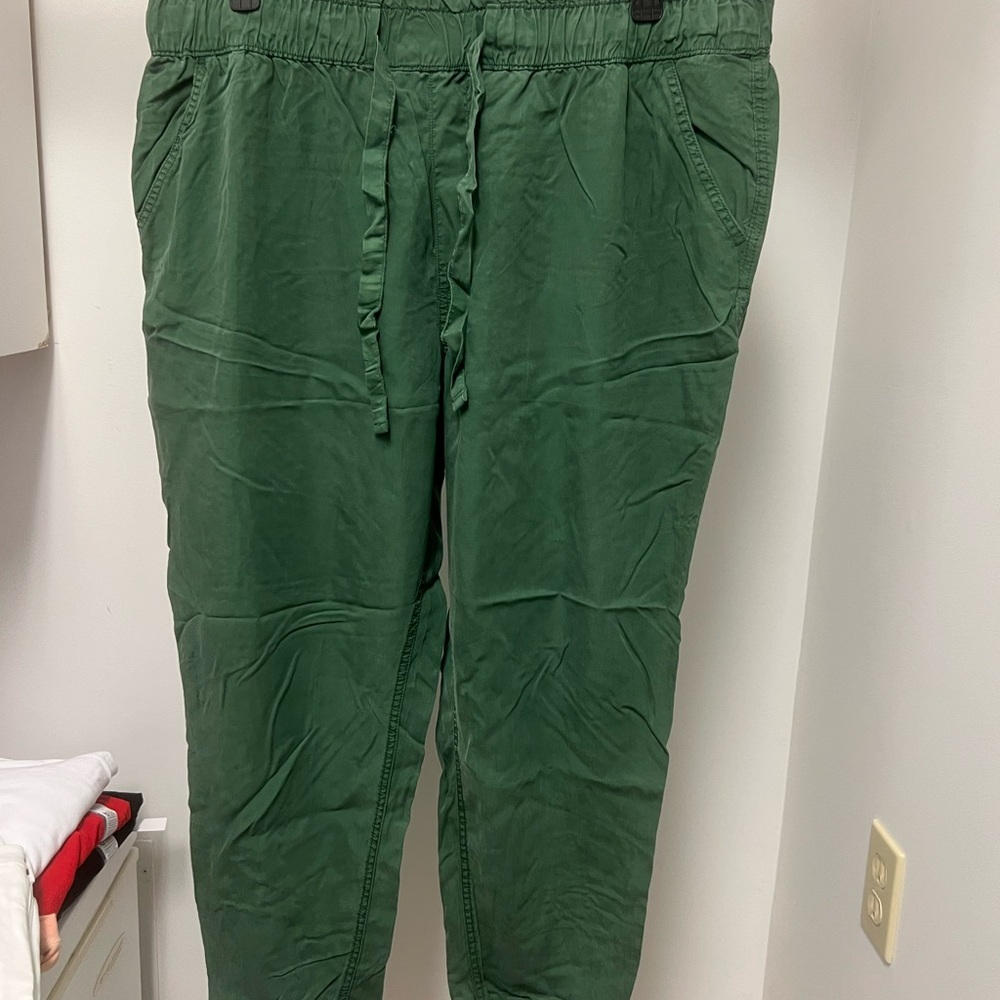 SO Green with Drawstring Waist and Relaxed Fit soft Jogger